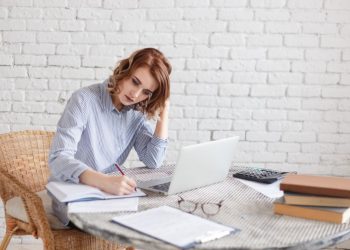 10-Qualities-of-a-Professional-Essay-Writer-for-Hire