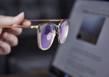 How Does Blue Light Glasses Help From Digital Obsession