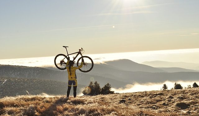 Full Guide on Mountain Biking 101