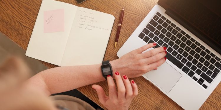 5 Reasons Why You Should Use a Virtual Personal Assistant for Your Business