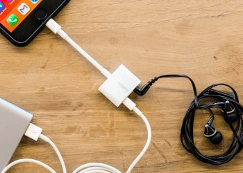 What Is A Headphone Jack Adapter And Some Of Its Best Models To Try