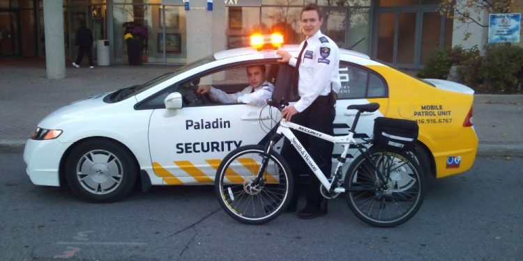 What Does A Mobile Security Guard Do-