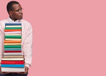 7 Books Every Business Student Should Read While at College