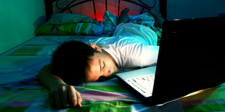 Switching Off All Gadgets Before Going To Bed Is Extremely Important For Adequate Sleep
